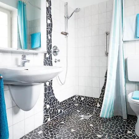 Blumen-villa מלון 3*